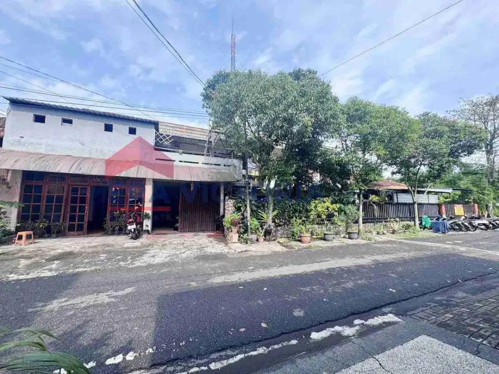 Rumah Nyaman Banyak Kamar di Lokasi Tenang dan Strategis di Pusat Kota Malang dekat Kampus UnMer, Kuliner Kawi dan Langsep, Cocok untuk Rumah Tinggal dan Kantor / Cafe