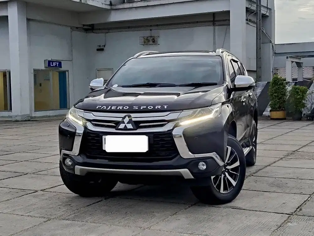 KM ANTIK 20RB MITSUBISHI PAJERO SPORT DAKAR 2.4 AT MATIC  2019 HITAM