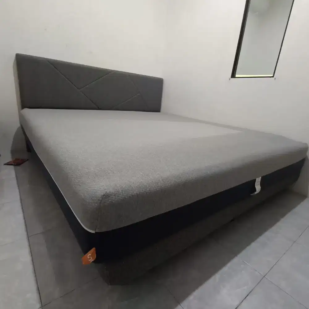 Springbed kingsize baru terpakai 7 bulan