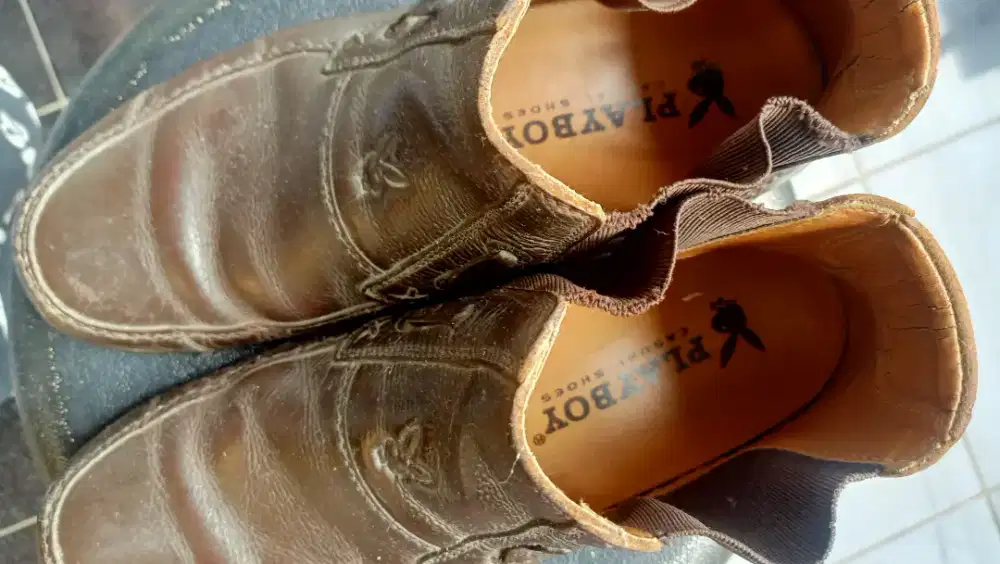 Sepatu boots playboy