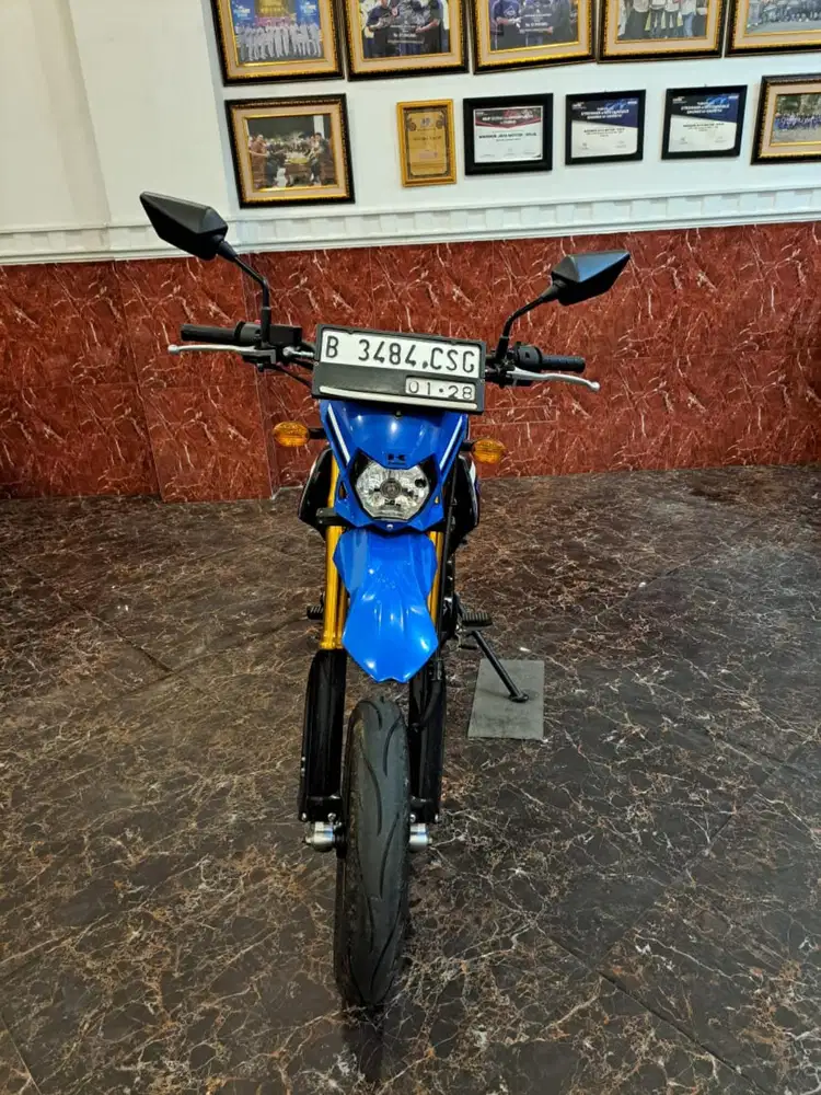 Sales ima . Dp 1.5 jt D tracker 2022 ( bisa bayar pake paylater )