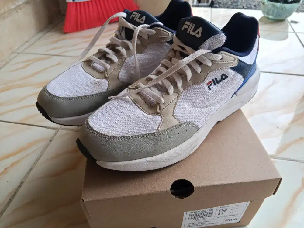 Sepatu FILA original store