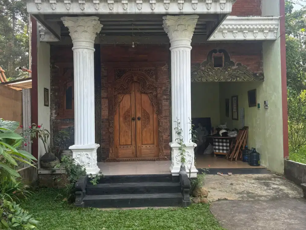 Rumah 2 Lt Artistik di Jl. Jedung Raya, Nongkosawit, Gunungpati
