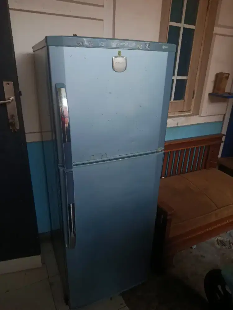 Di jual kulkas LG 2 pintu