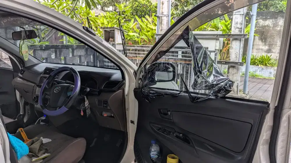 Kaca film mobil merk 3M blackbeauty