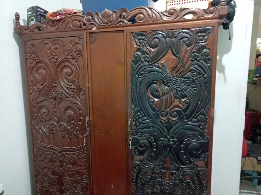 Lemari Jati ukiran 2 pintu