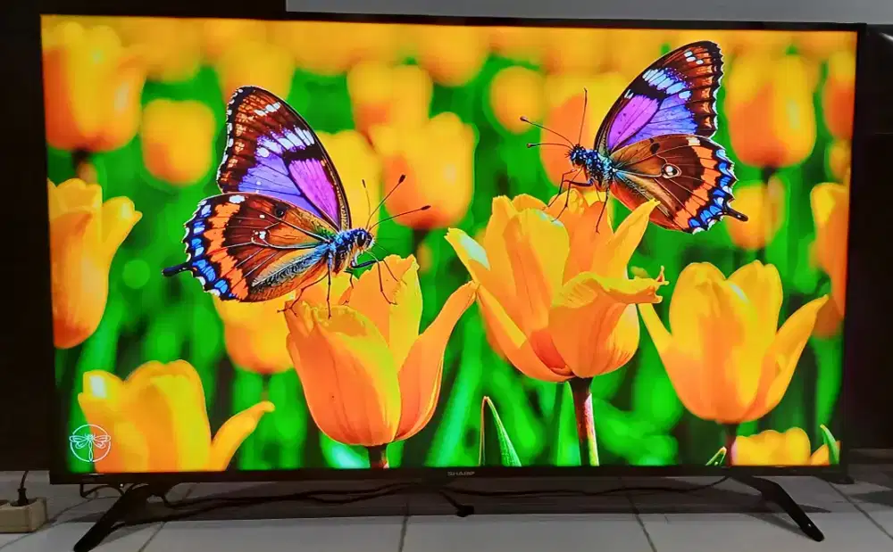 Led smart tv UHD 4K sharp 60inchi mulus sudah digital