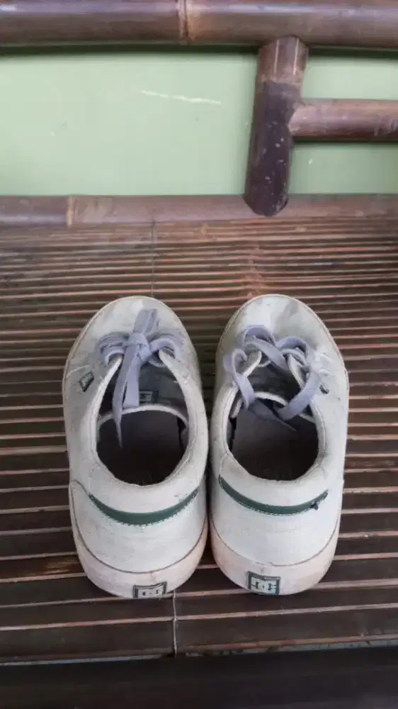Sepatu priaa dc