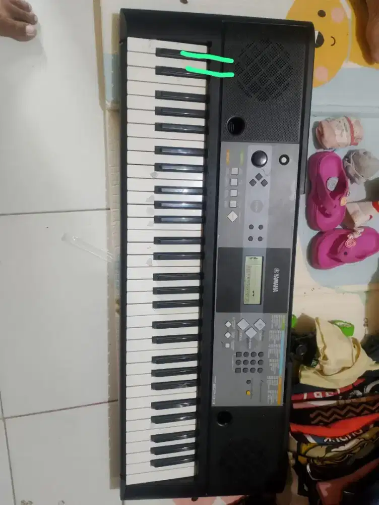 Keyboard yamaha psr e233