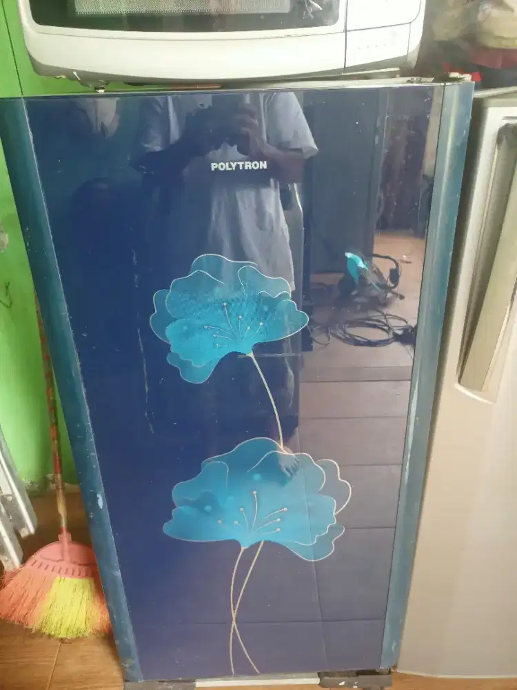 Kulkas 1 pintu merk sharp sawangan pasir putih