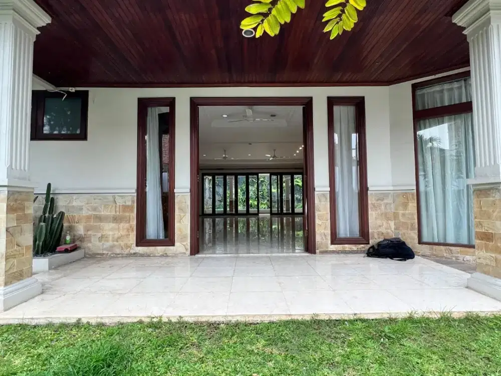 Rumah Cantik 1 Lantai dalam Komplek Cipete – Kolam Renang, Aman & Strategis