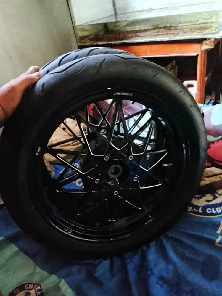 Jual vleg + ban (VND D SPEED R14)