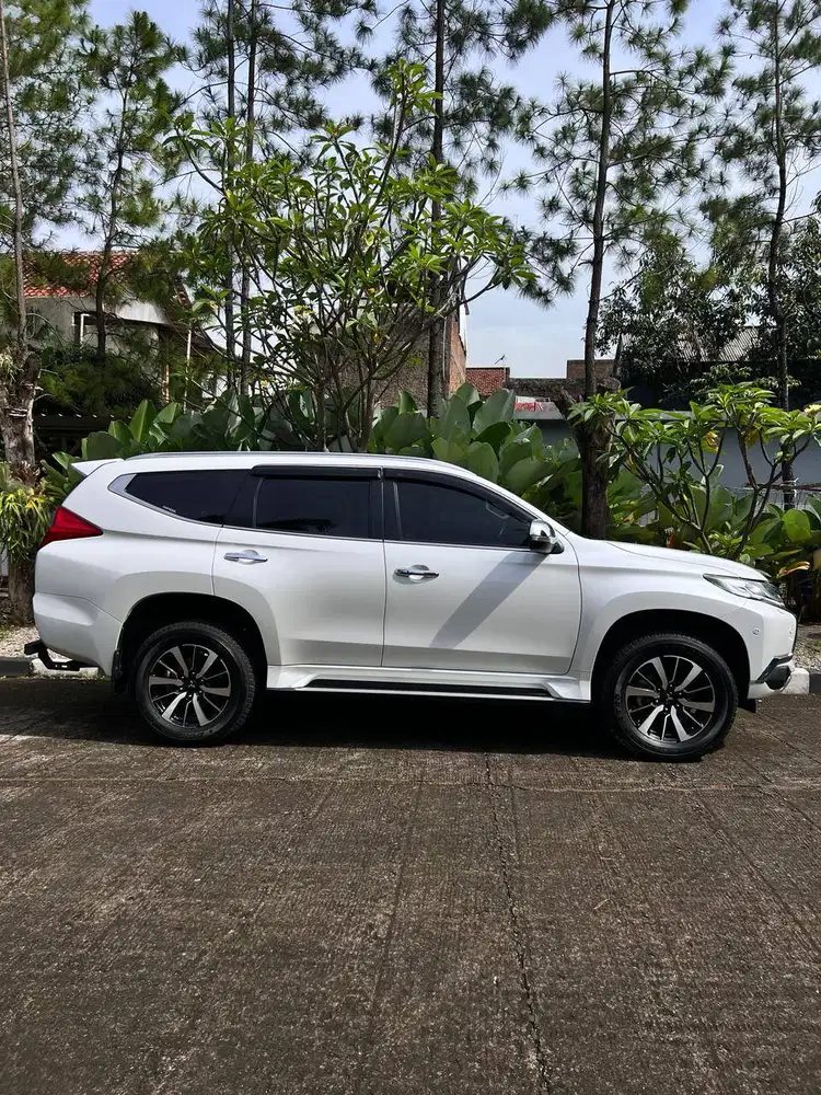 PAJERO DAKAR ISTIMEWA KM 15.000 AN (SEPERTI BARU)