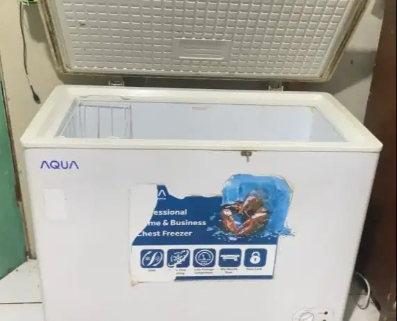 Freezer Aqua 200L Bekas