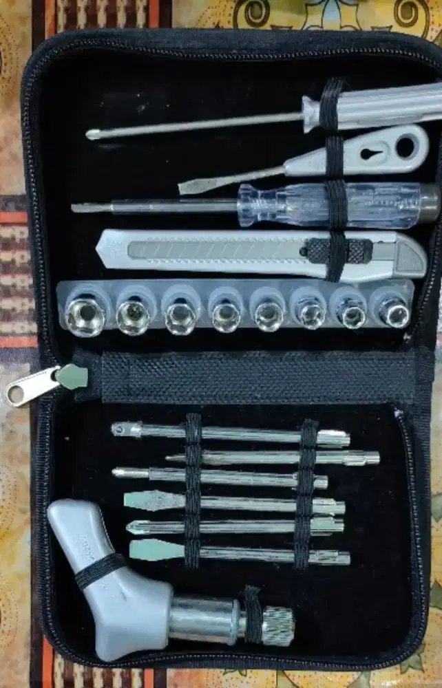 PERKAKAS TRAVELING POCKET PEMBERSIH CUKUR DAN MANDI MERK UNICORN