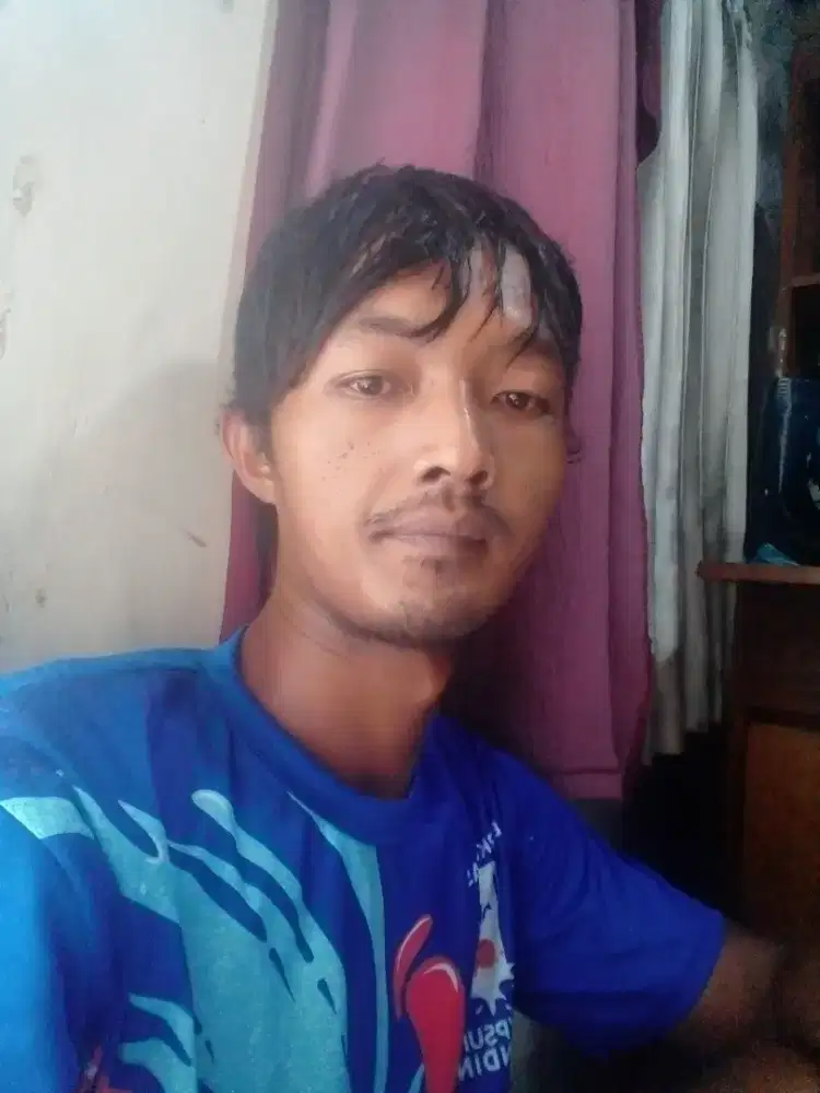 Cari kerjaan buat nafakain istri .udh lama ngga kerja