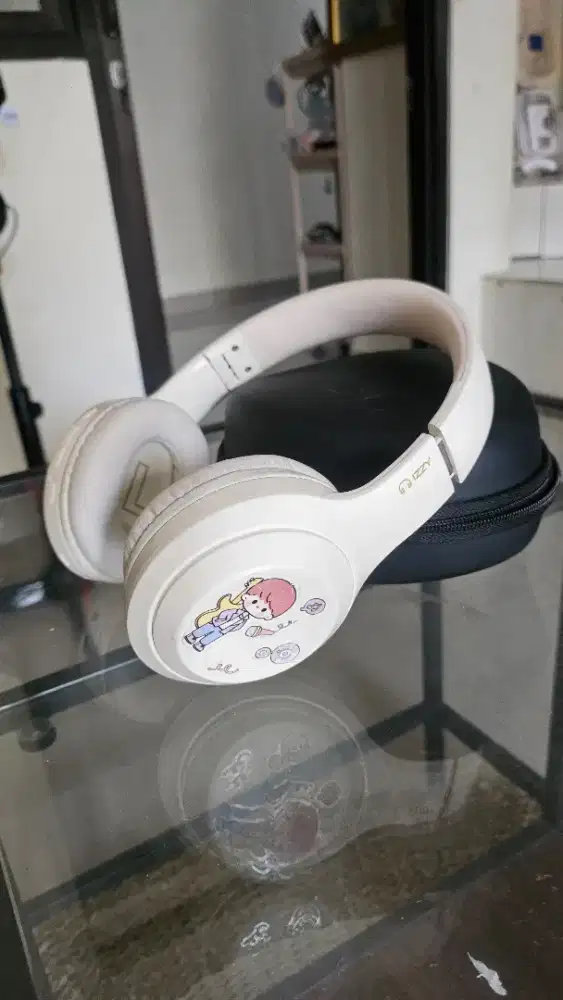 IZZI TH20 Headphone Bkuetooth