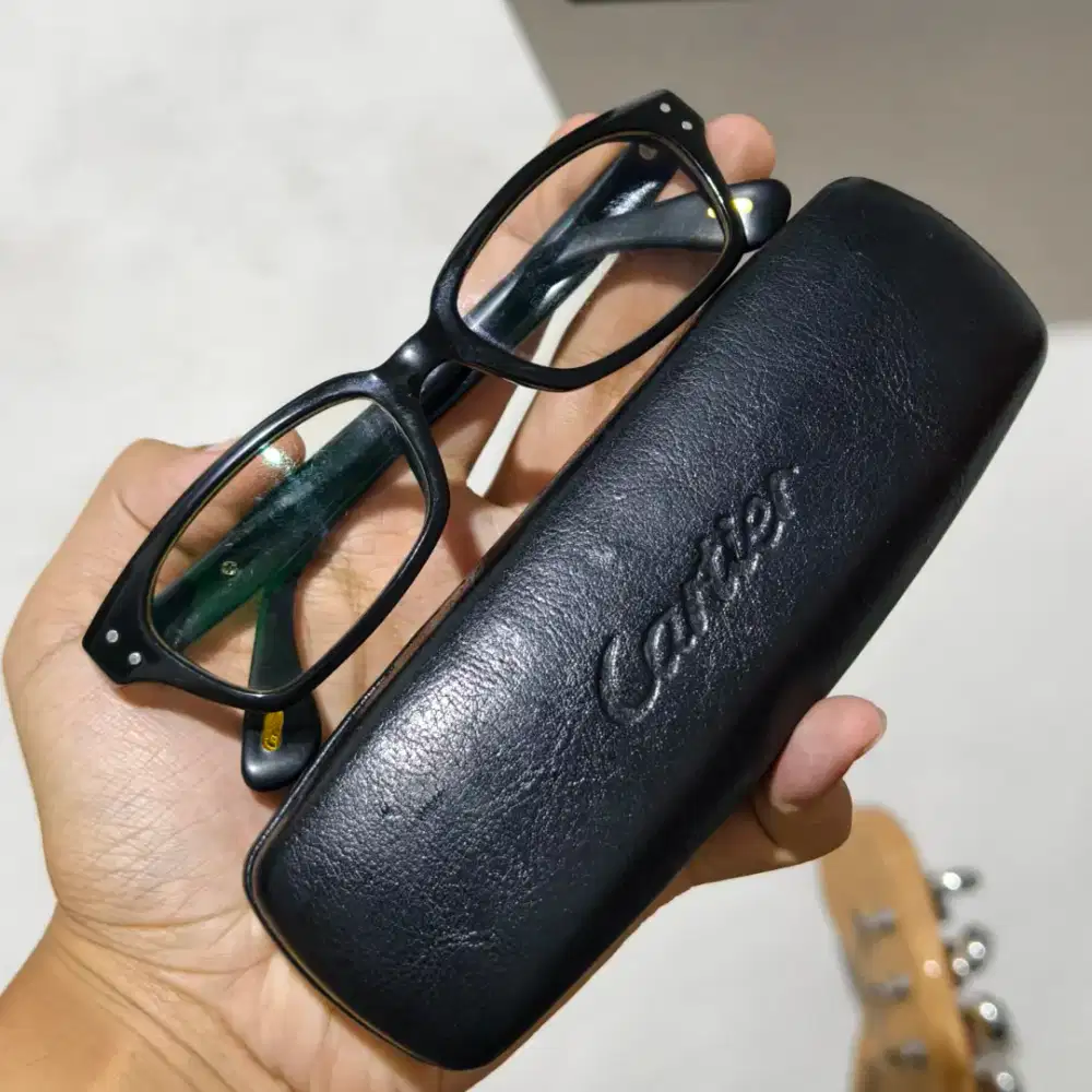 Frame kacamata
Cartier Original