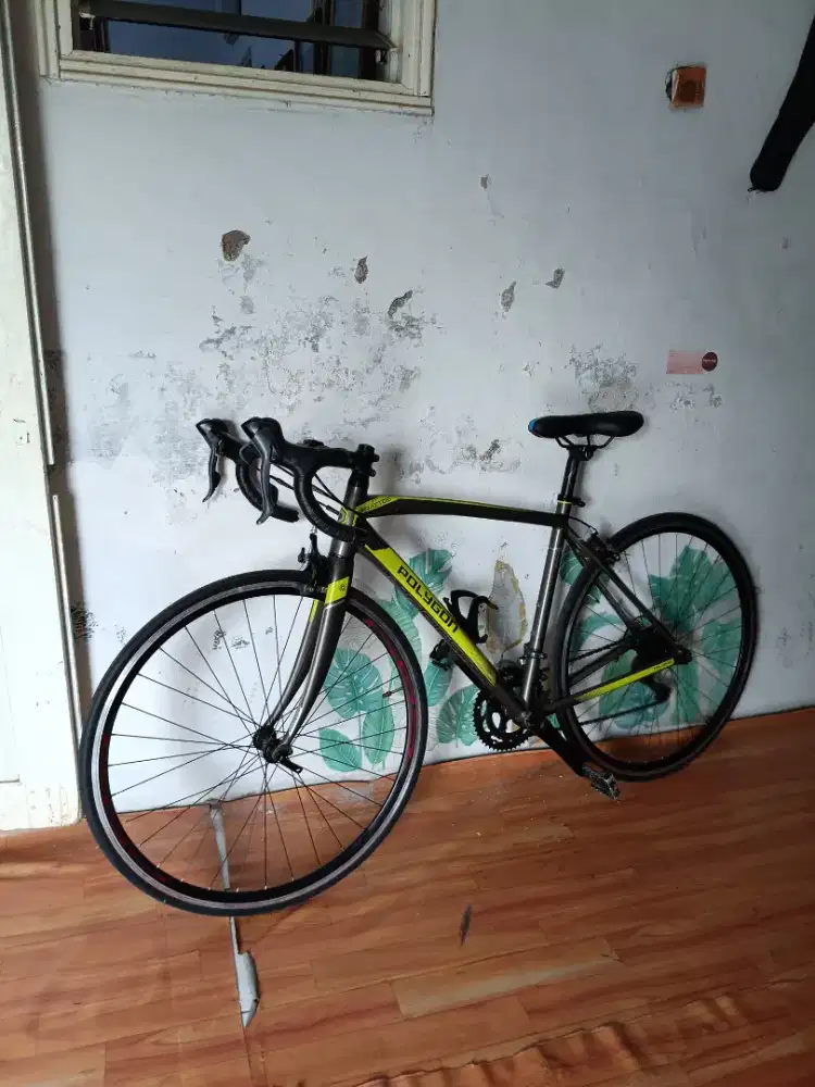 Polygon strattos roadbike