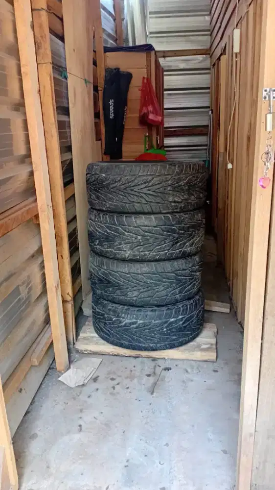 Ban dan velg racing Pajero