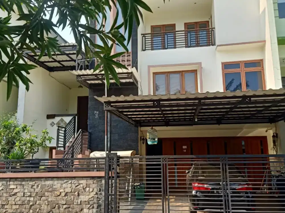 Dijual rumah 3 lantai Grand Prima Bintara cocok untuk usaha dan tempat tinggal akses  Tol bintara dan Krl Cakung bebas banjir