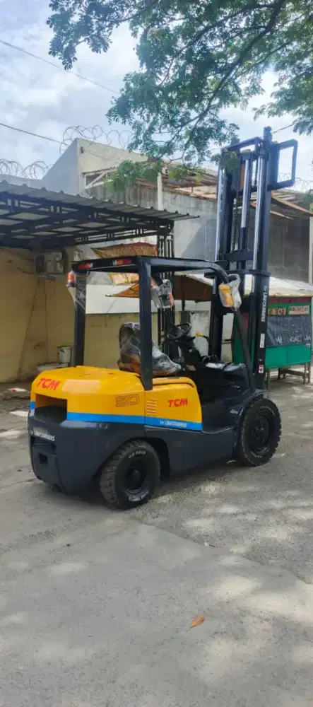 Forklift TCM 3 Ton,Manual,Tiang 3 Meter,Low HM,Isuzu C240,Tahun 2020