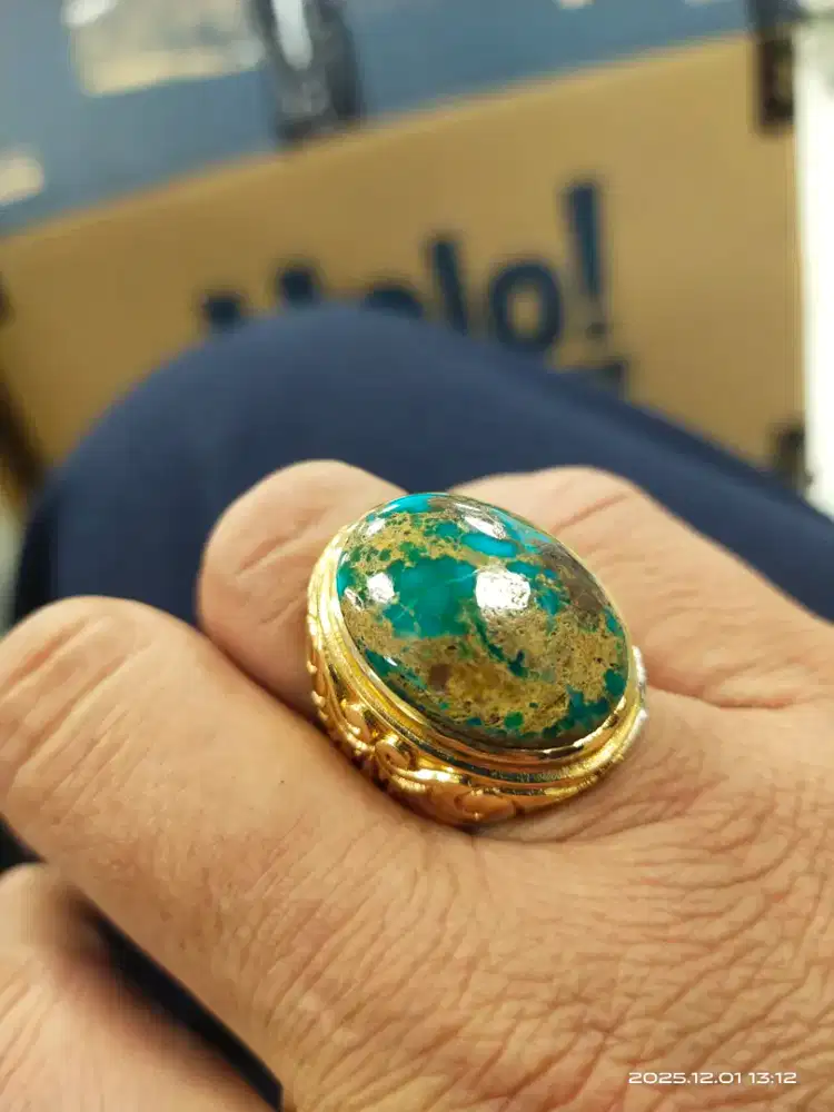 Pirus Persia serat mas