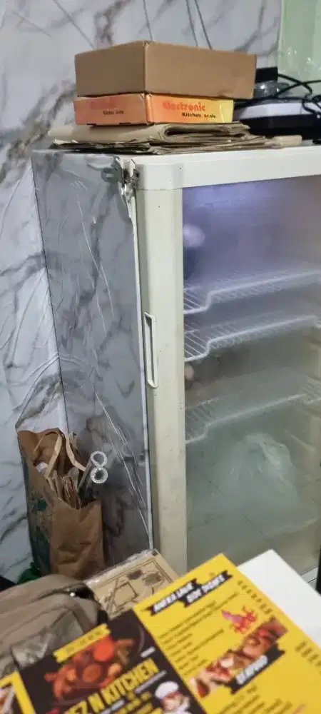 Kulkas Showcase Midea Bekas Masih Dingin Jual Cepat BU