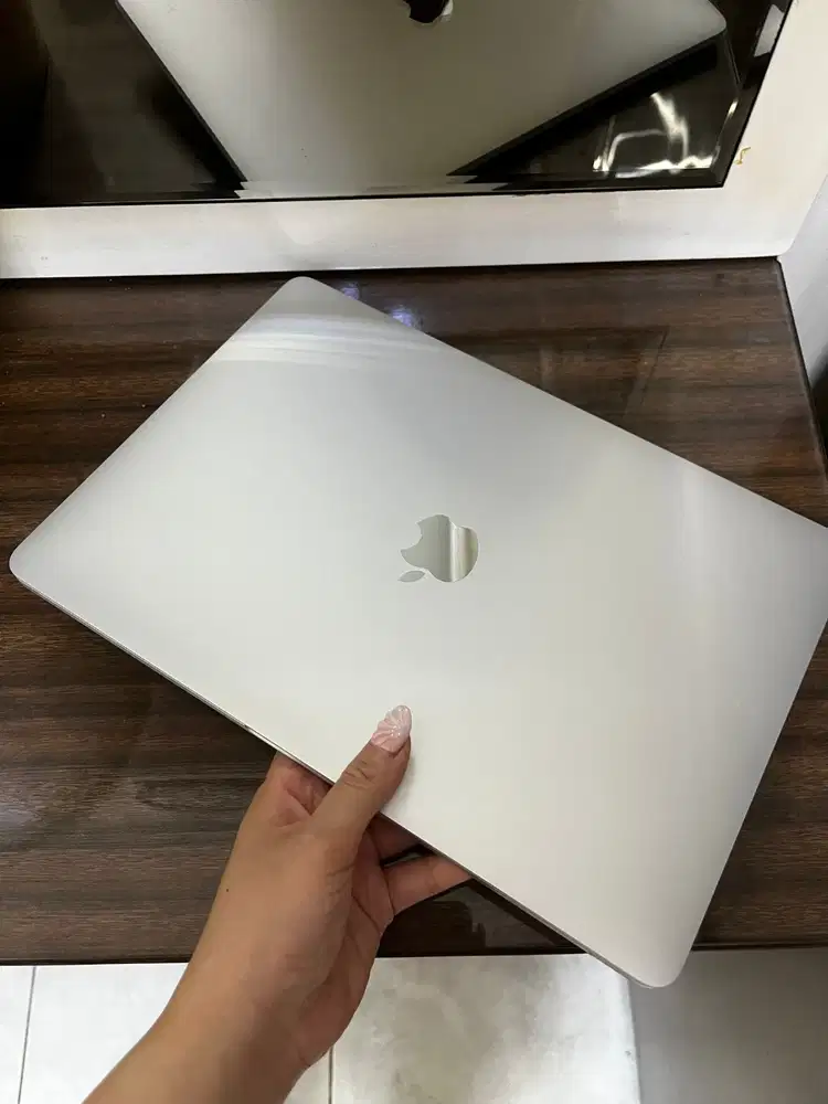 MacBook Pro 13 inch (2020)
