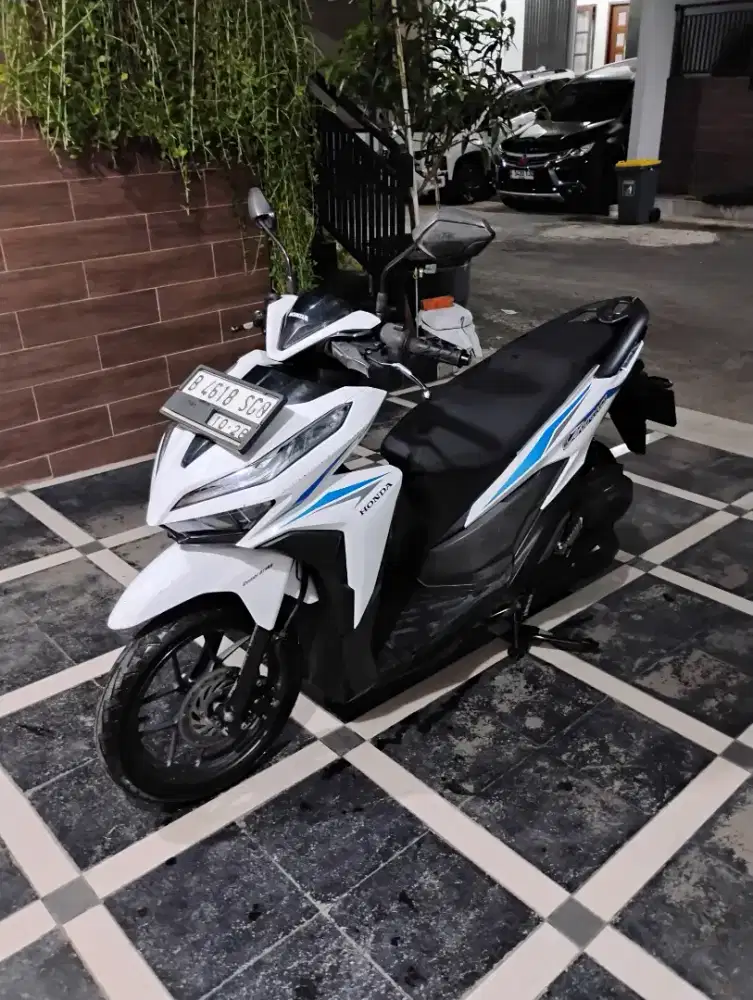 VARIO LED NEW 125 2018
