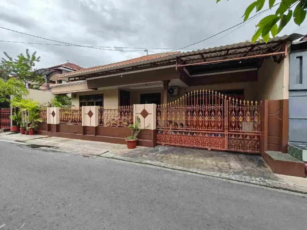 Rumah Bagus Luas Dekat Fave Hotel Manahan