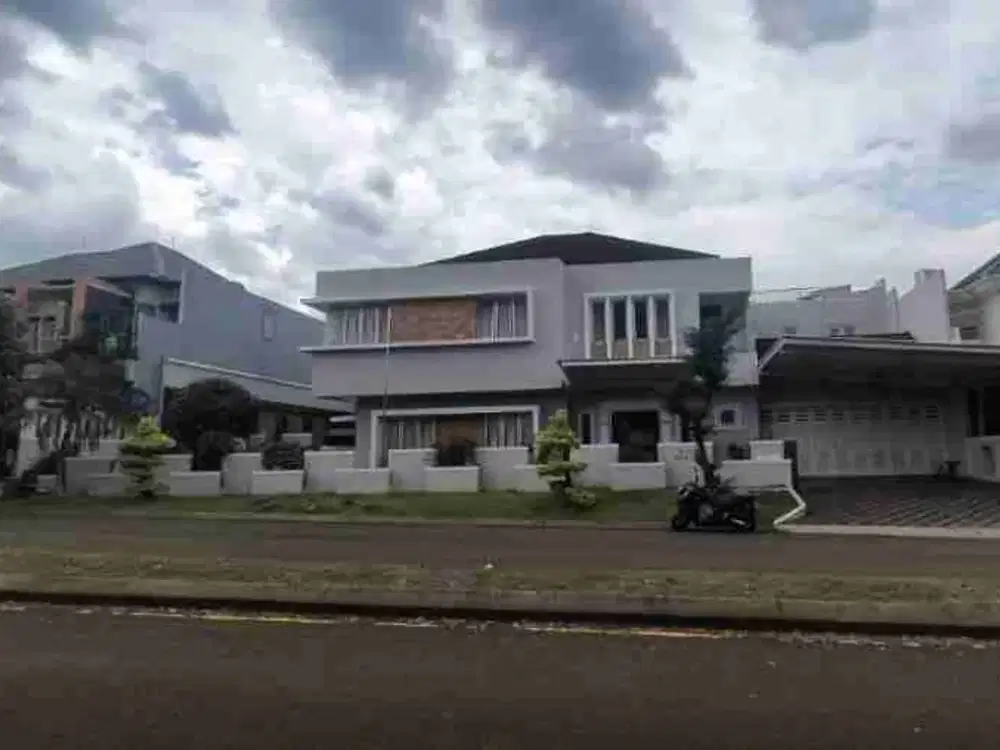 Rumah modern strategis di perumahan kota wisata jalan barcelona raya