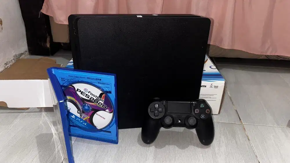 PS4 Slim Original (Bekas Pemakaian Pribadi)