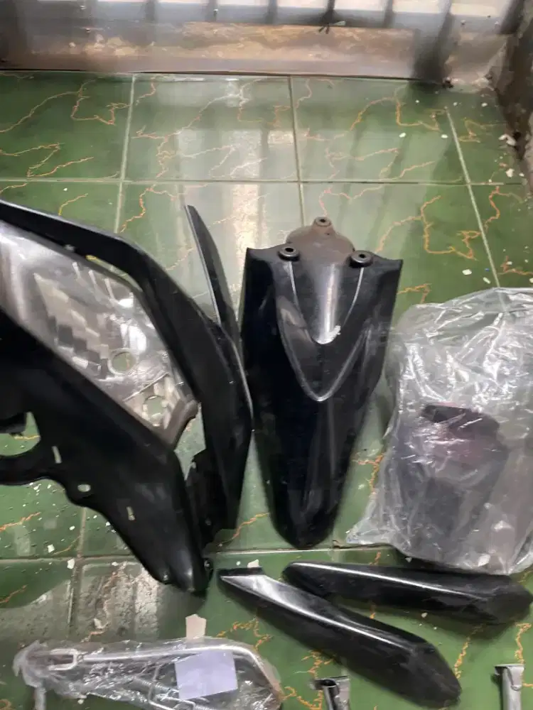 Jual semua tameng depan vario techno 110,reflektor,spakbor depan dll