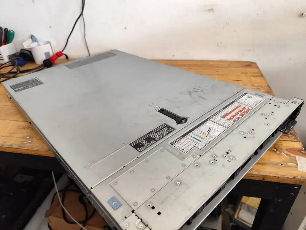 Server Dell R640 1U 8x2.5 2x Gold 6248 RAM 64GB - 1CK8143