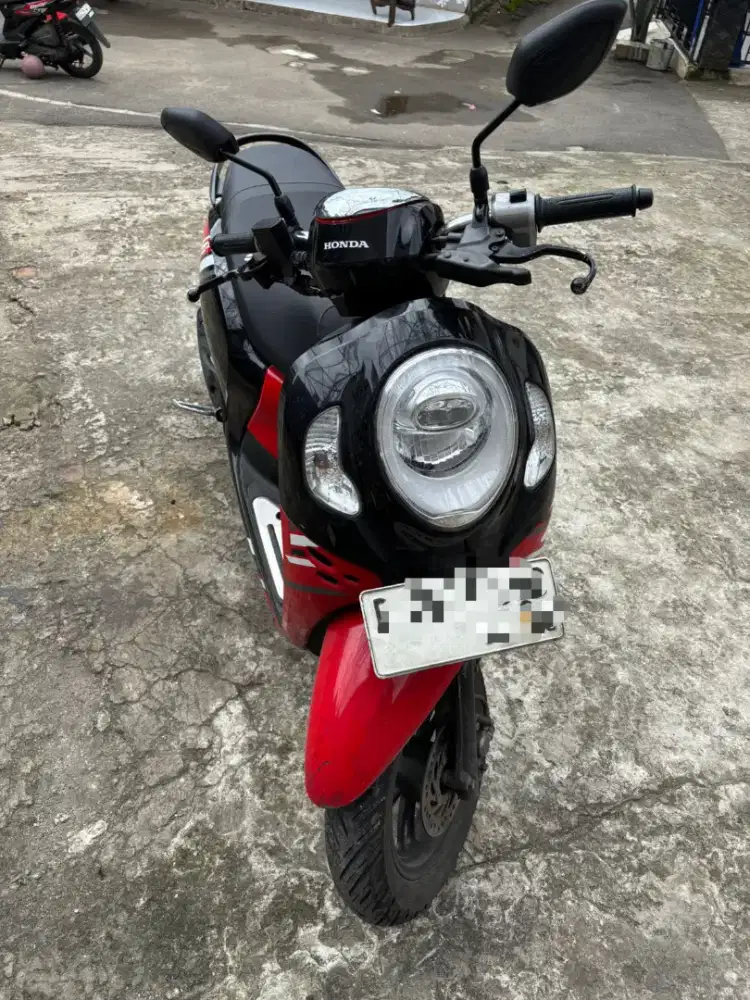 Scoopy tahun 2023 plat jaksel