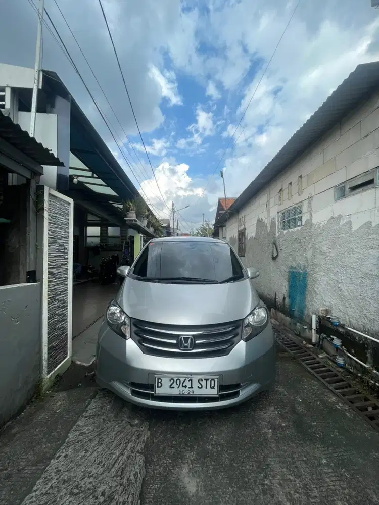 Honda Freed 2010 Bensin