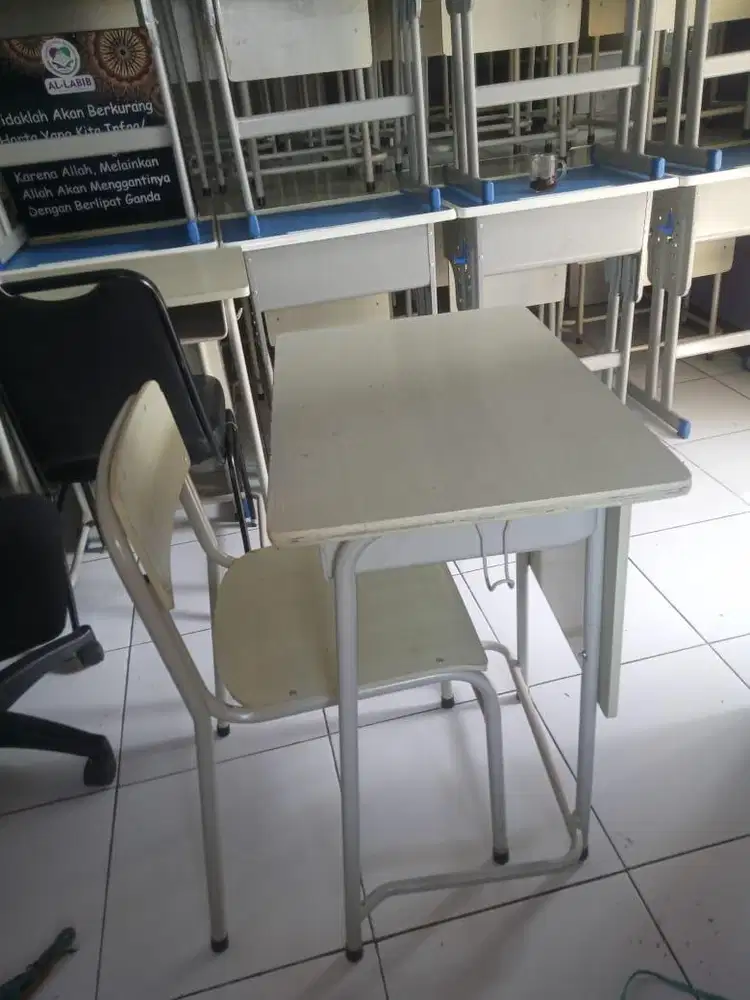 Kursi sekolah informa