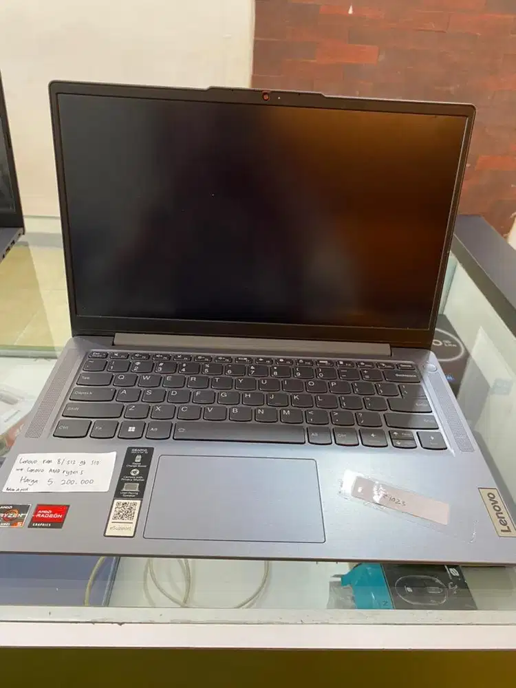 Lenovo amd ryzen 5 ram 8/512 gb