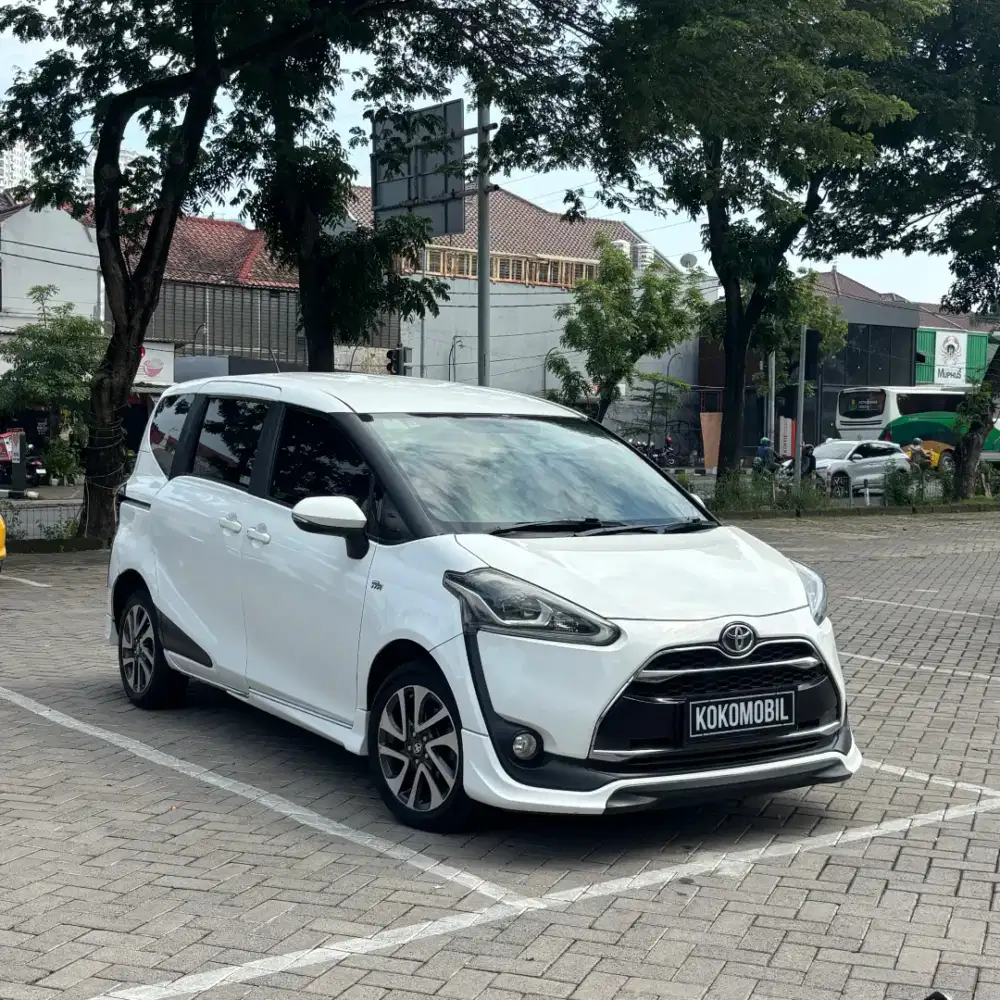 TOYOTA SIENTA Q AT 2016