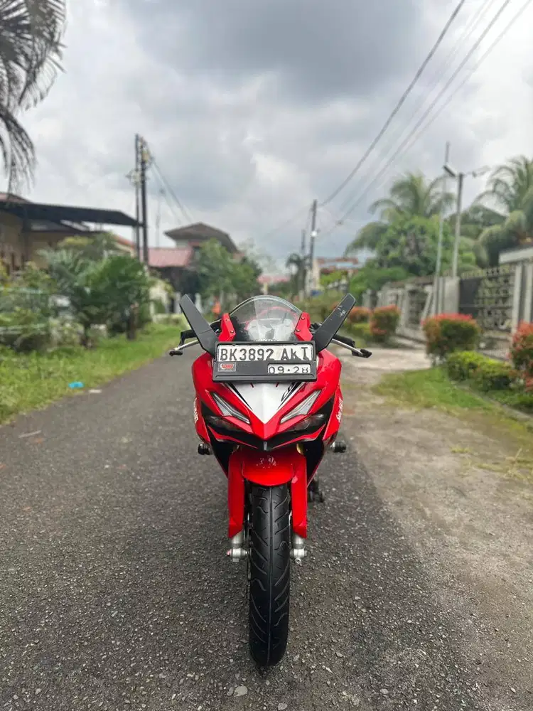 Honda CBR 150R Tahun 2022 Pemakaian 2023