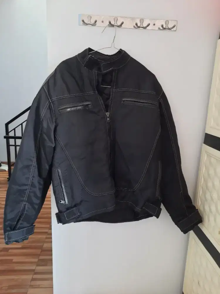 Jaket untuk touring pria/wanita