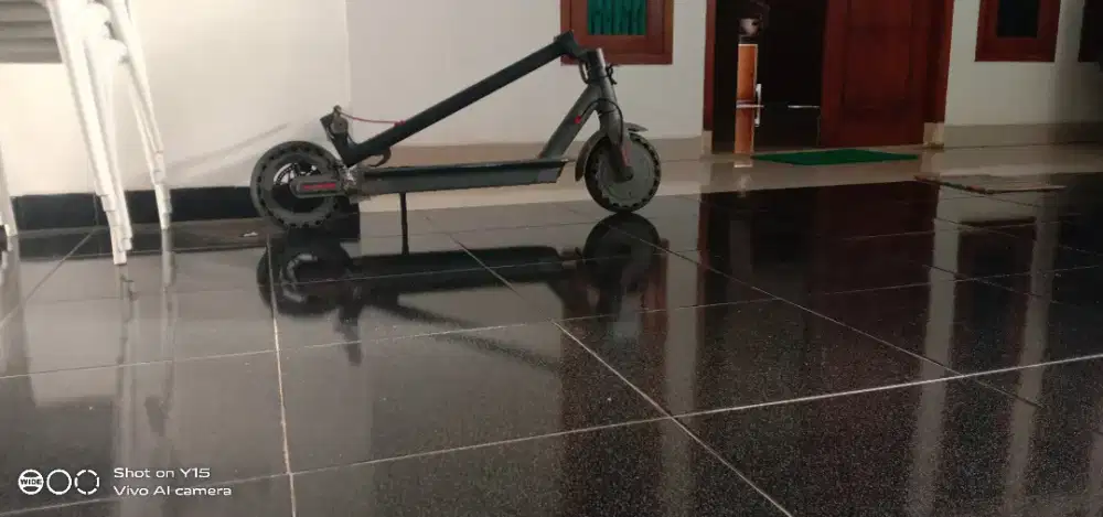 Dijual sangat murah sekali sekuter listrik