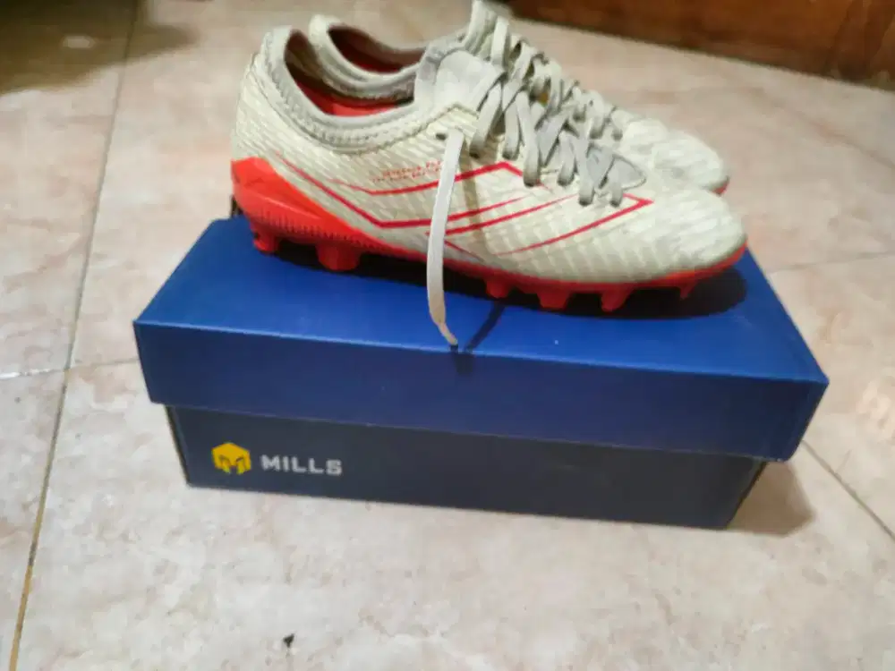 Sepatu bola anak mills origianal