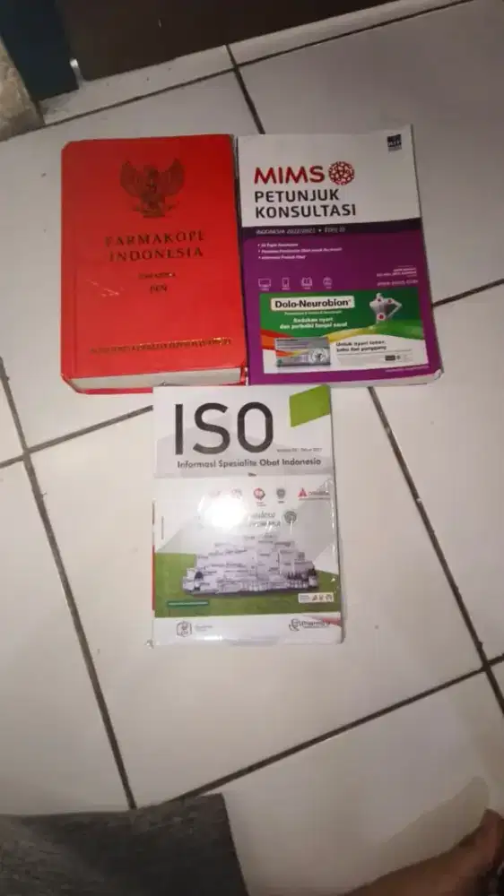 Paket buku apoteker: farmakope, ISO 2021, MIMS (petunjuk konsultasi)