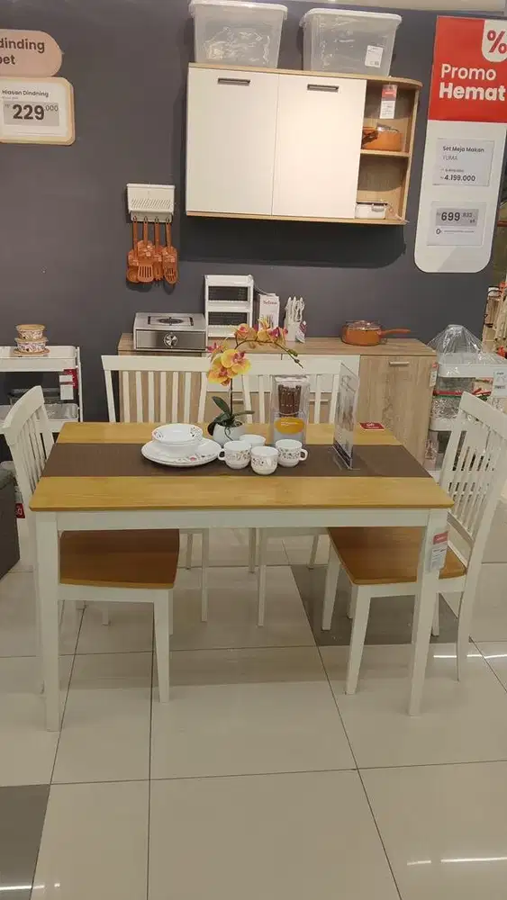 Meja Makan Yuma Set Oak White