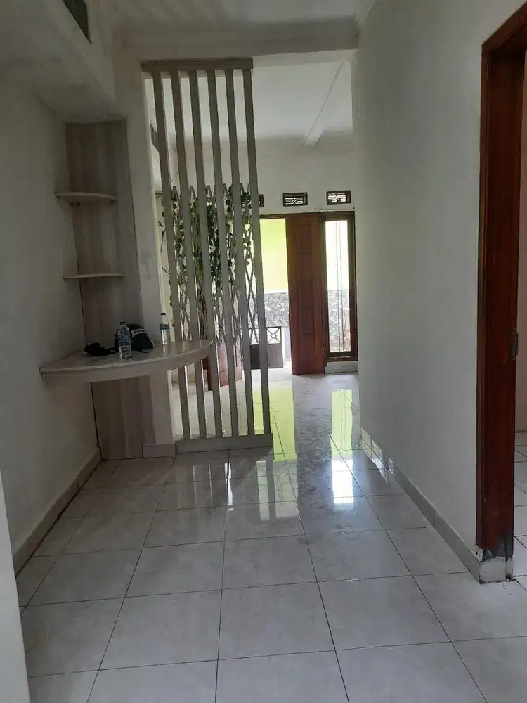 Di sewakan rumah & toko