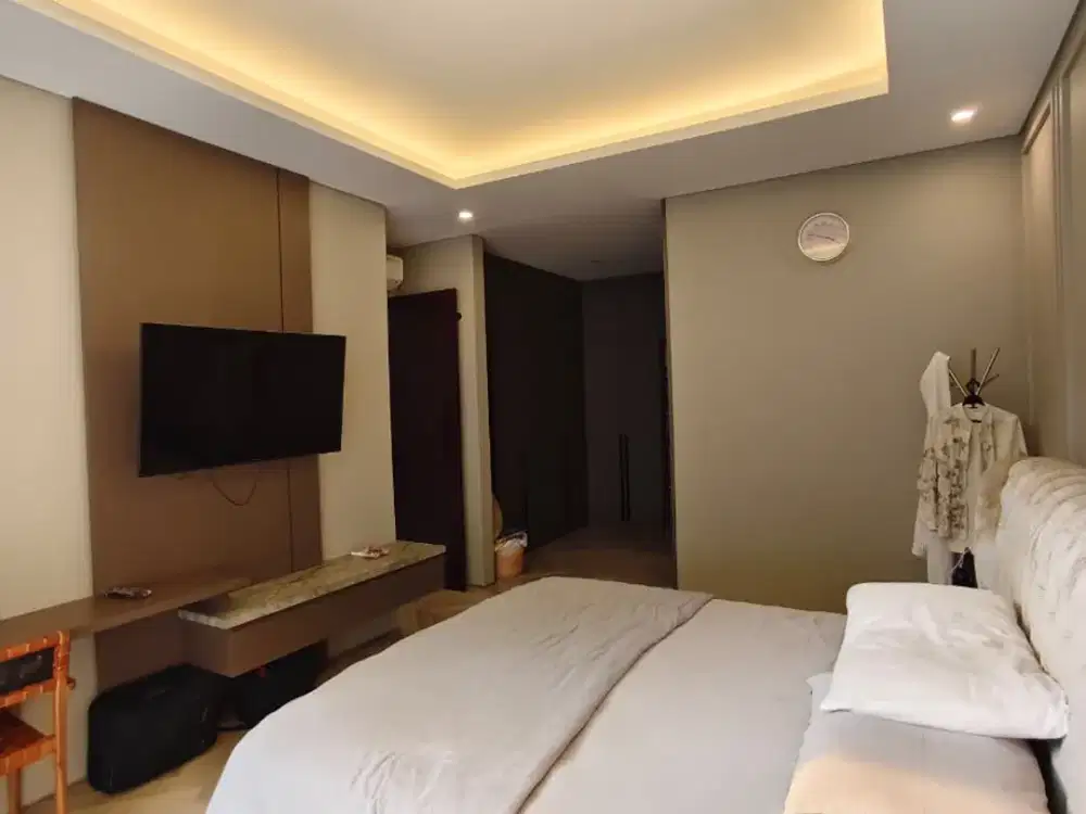 Rumah Strategis Dgn Swimming Pool di Bintaro Tangsel Gb-17124