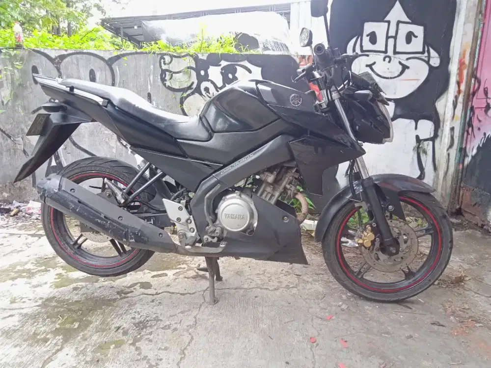 Yamaha vixion new 2014 hitam