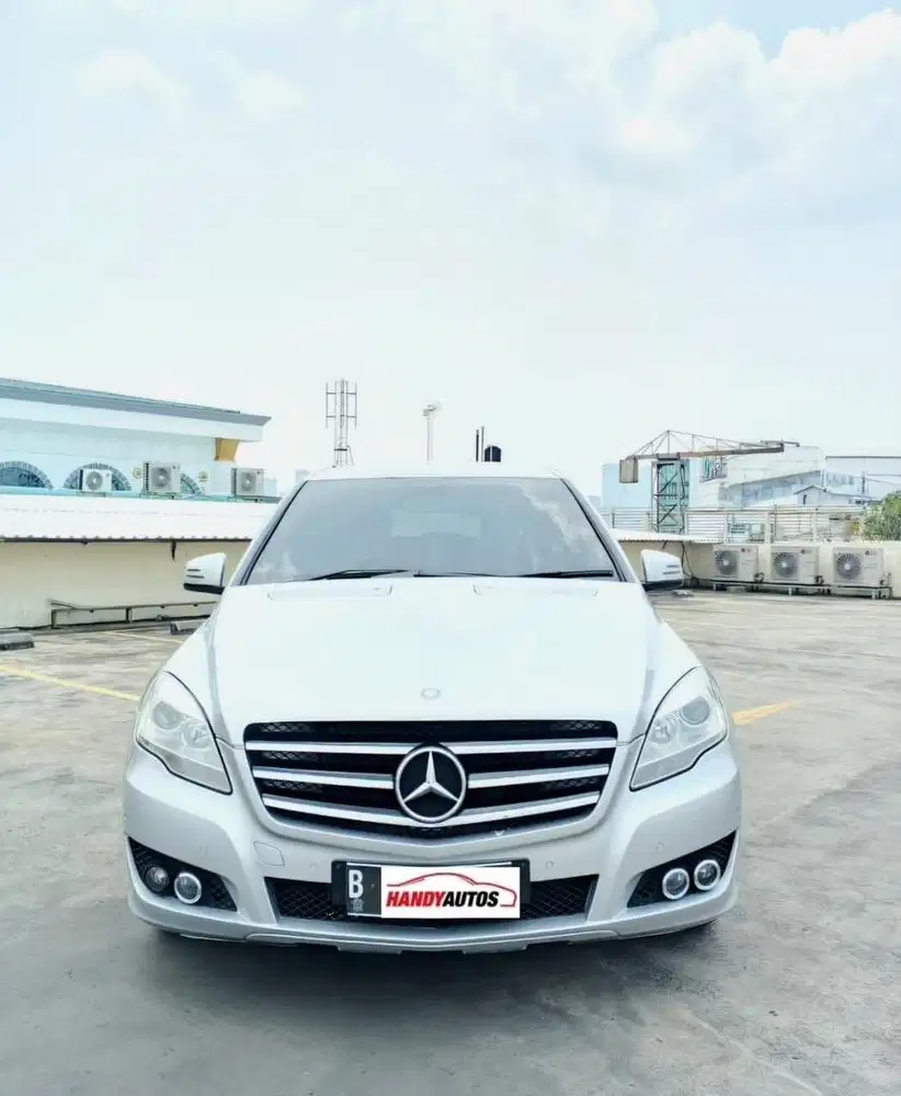 Mercedes Benz R300 Tahun 2010 Automatic Abu-abu Metalik